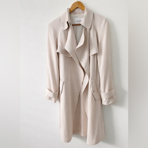 Aritzia Babaton Lawson Trench Coat Size Small in Sand Beige Quiet Luxury Spring - Picture 2 of 11